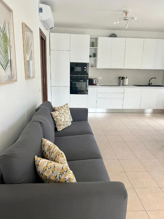 Giardino E Piscina Apartment Μπελάτζιο 0*,